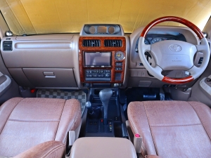 ランクルプラド95系アウトドア　キャンプ　車中泊　バンライフ　１BOX　ベッド　キャンピングカー